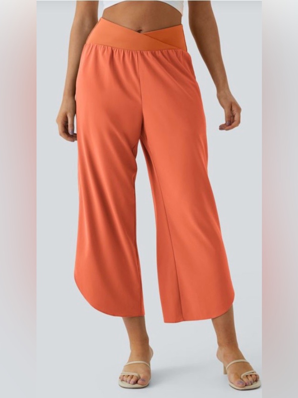 LARGE ( PETITE).  HALARA BREEZEFUL CROSSOVER QUICK DRY RESORT PANTS